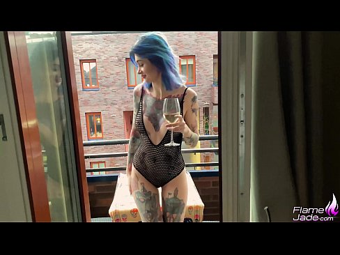 ❤️ Ашық аспан астында аузын сорып, құмарланып жатқан керемет қыз Порно vk kk.pornmega.ru ☑